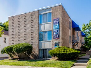 Building Photo - 425 Hill