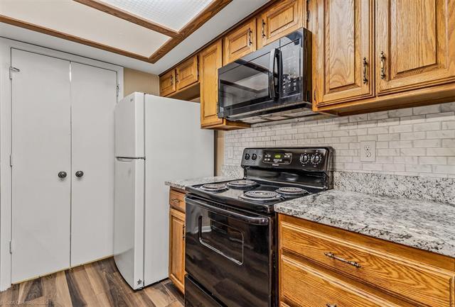 Foto del edificio - 925 Signal Ridge Pl