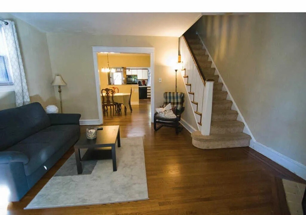 Foto del edificio - 327 Cheswold Rd