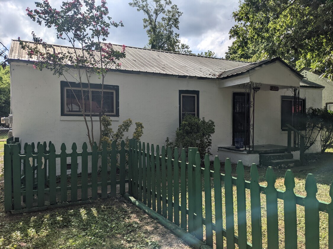 201 Everglades Blvd, Rossville, GA 30741 House Rental in Rossville