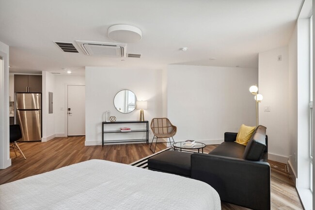 Building Photo - Bright Studio Apartment with large kitchen in Brewerytown!