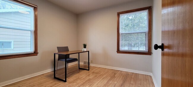 Foto del edificio - 2724 Stanley St