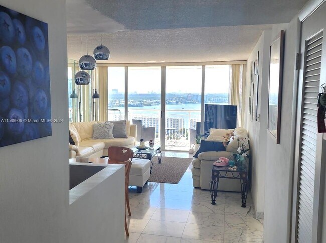 Foto del edificio - 18041 Biscayne Blvd