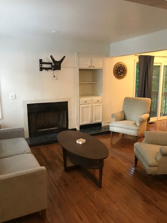 Foto del edificio - 106 Tulip Tree Ct