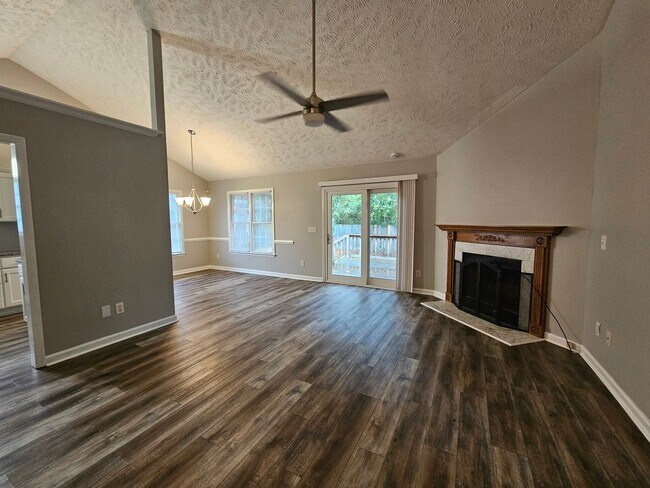 Foto del edificio - NEW LISTING!!!!!