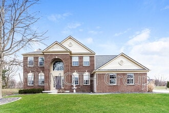 Building Photo - 344 W Columbine Ln