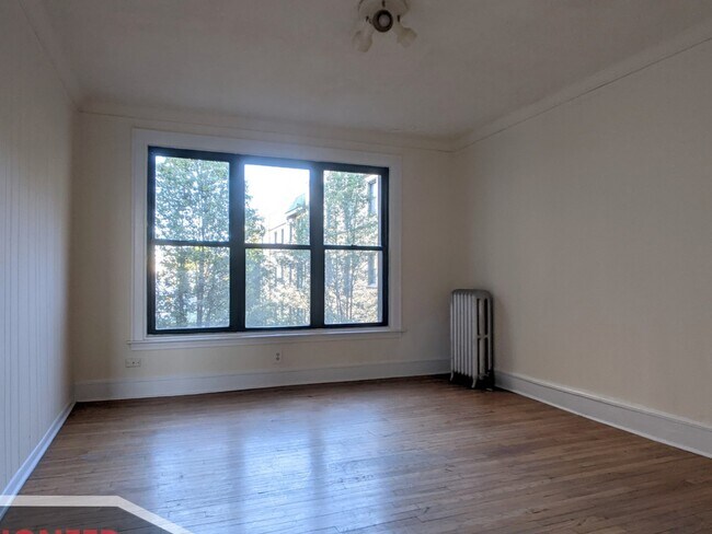 Foto del edificio - 2334 N Spaulding Ave