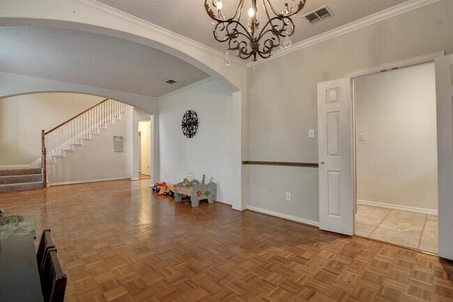 Building Photo - 3105 Spring Grove Dr