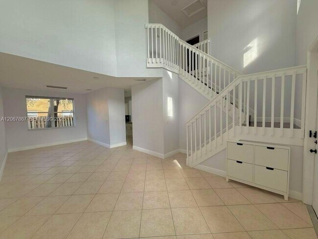 Building Photo - 922 NW 134th Ave