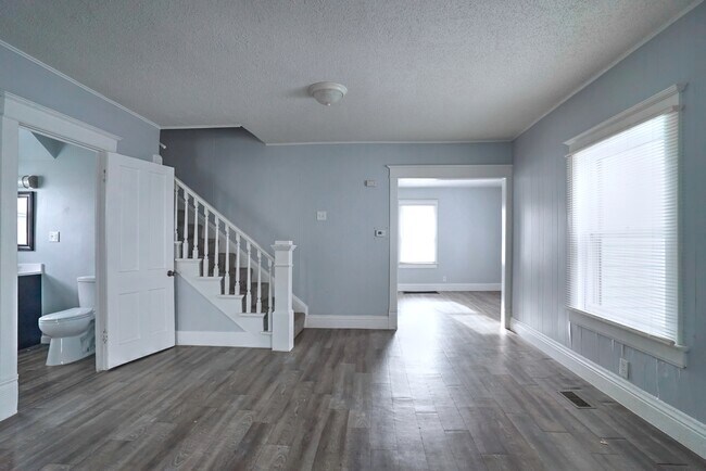 Foto del edificio - 415 E Lawrence St