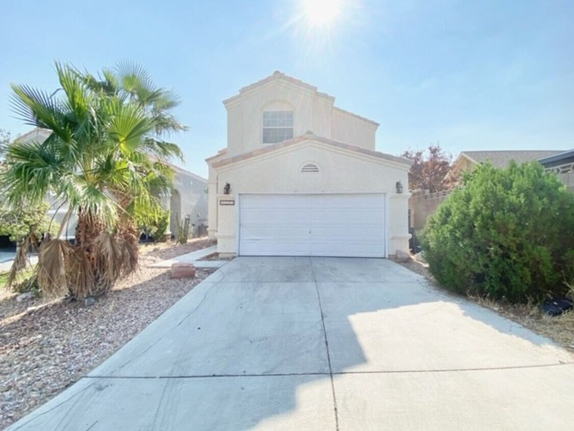 Primary Photo - SPECTACULAR 2 STORY HOME 3 BEDROOM 2.5 BAT...