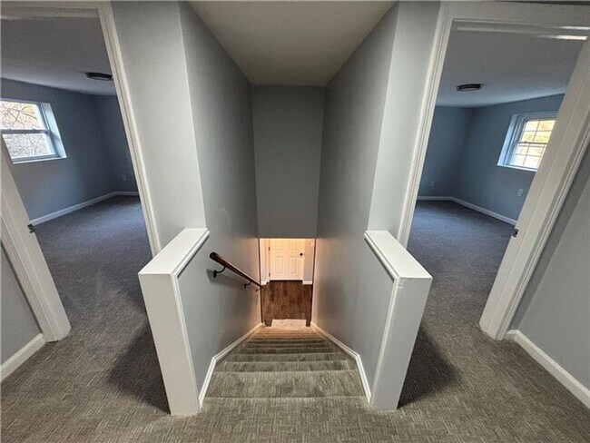 Foto del edificio - Beautifully & Fully Remodeled, Modern 4 BR, 2.5 Bath Home, Alliquipa