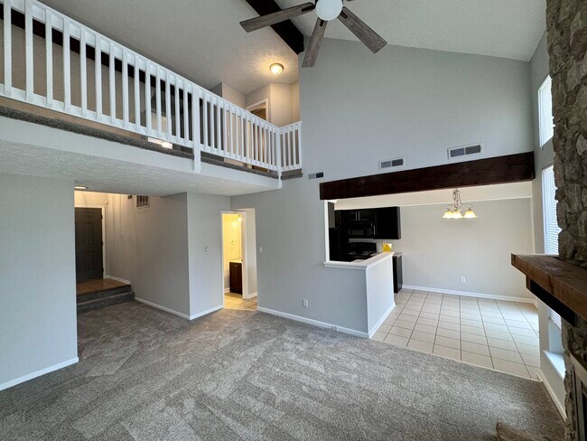 Building Photo - 4620 Framington Ct-2 bed Condo near Eagle ...