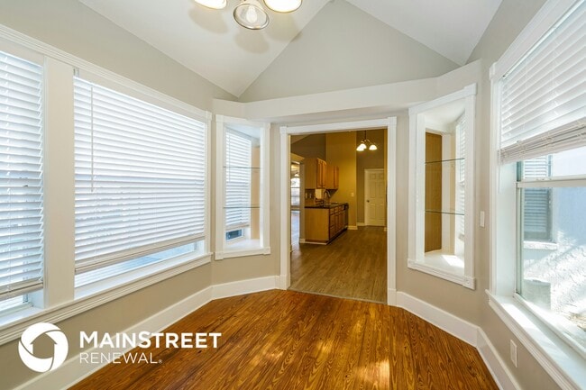 Foto del edificio - 5007 Swallow Dr