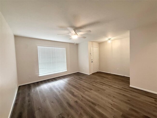 Building Photo - 1495 Springrock Ln