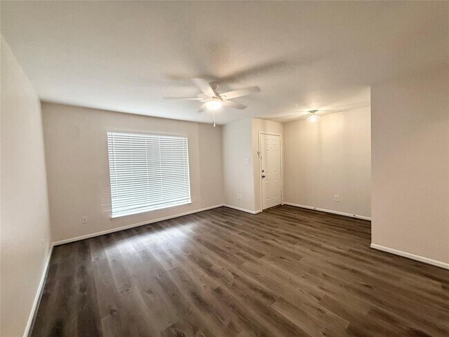 Foto del edificio - 1495 Springrock Ln