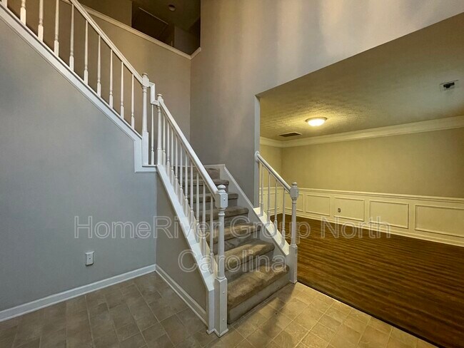 Foto del edificio - 5111 Eagle Creek Dr