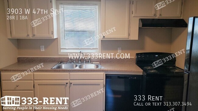 Building Photo - Quaint and Adorable Home in Roeland Park!
