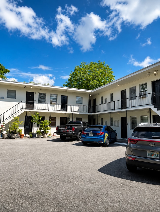 Interior Photo - 3631 Thomas Ave Miami, FL 33133