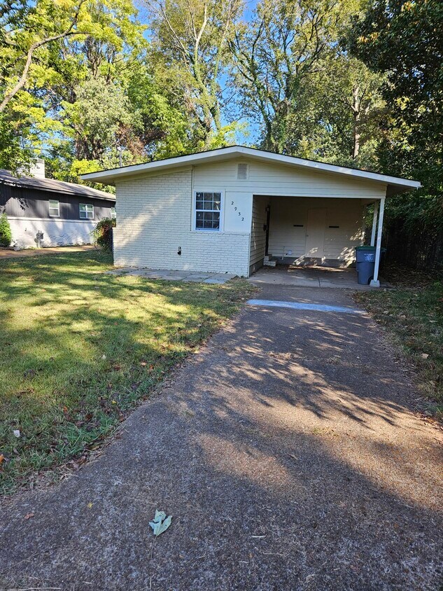 Primary Photo - 2932 Walker Ave