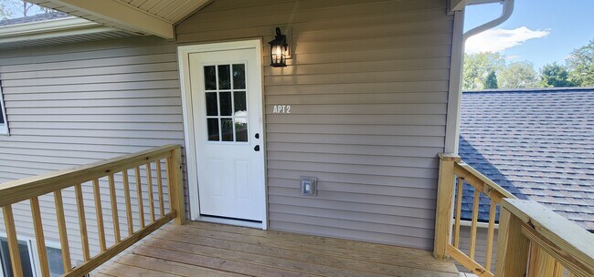 Private entrance - 30 Edgewood Dr