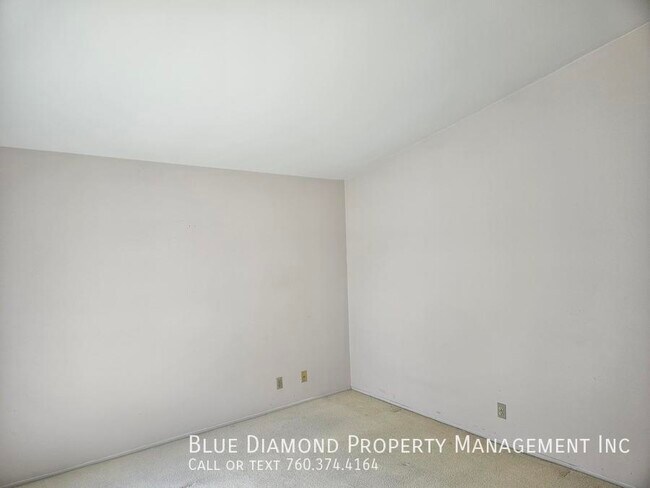 Building Photo - Spacious 3 Br, 2ba, in Carlsbad with views!