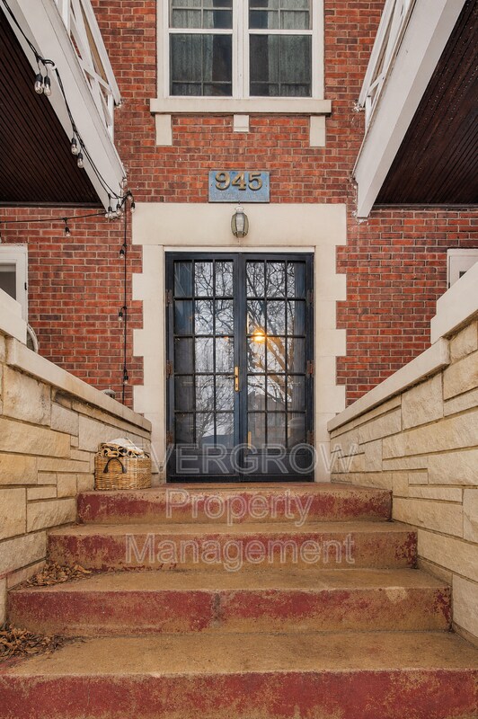 Foto del edificio - 945 Woodruff Place Middle Dr