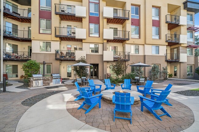 CherryCreek_amenity_courtyard grills__2008 - AMLI Cherry Creek