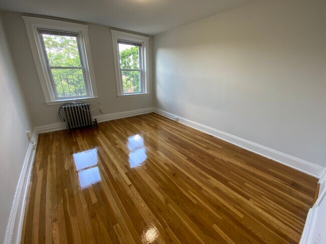 Building Photo - 258 Chestnut Hill Ave