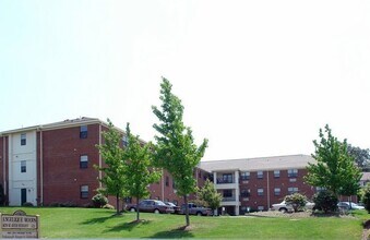 Building Photo - 1679 W 45th St