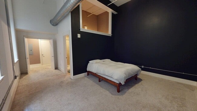 Building Photo - 417 Vine St