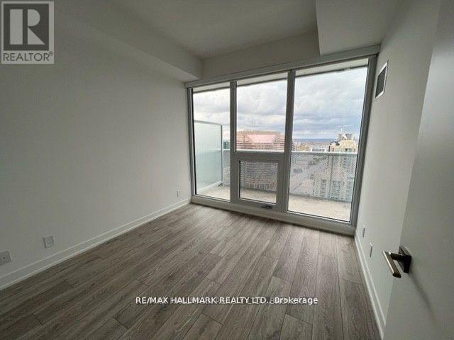 Building Photo - 15 Holmes Ave