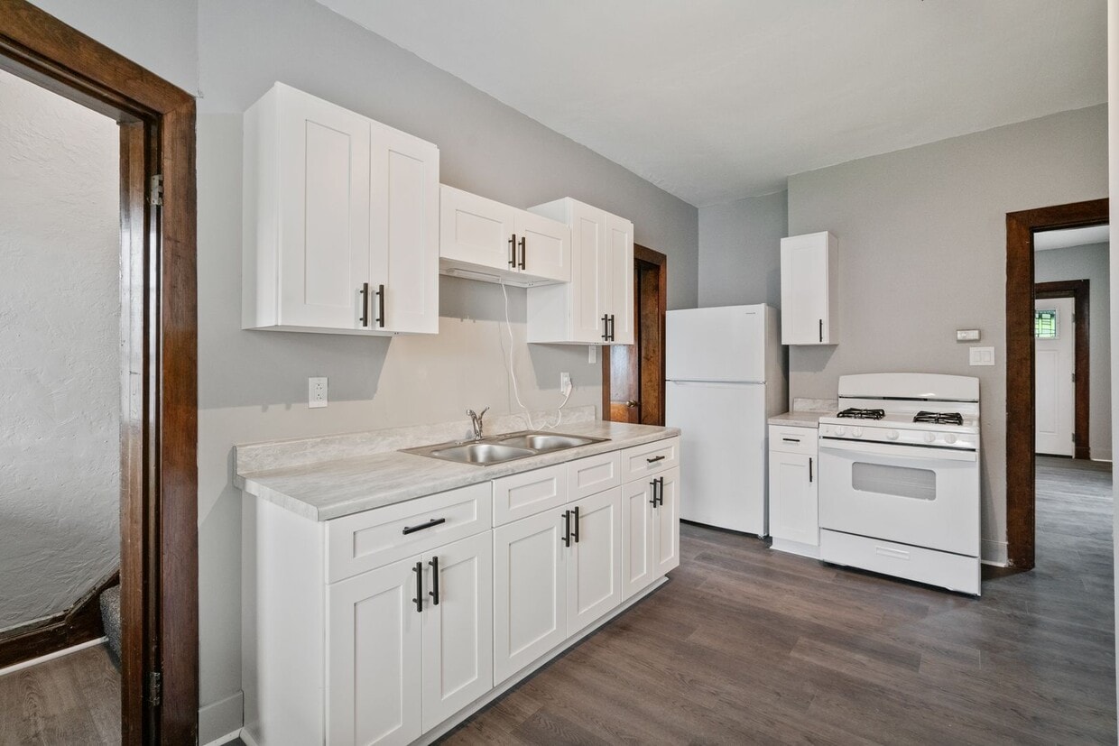 Primary Photo - Newly renovated 2 bedroom home in Scott To...