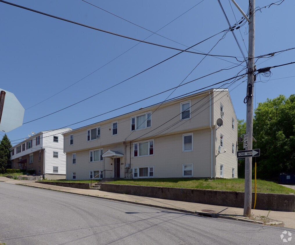 Primary Photo - 22-30 Valley St