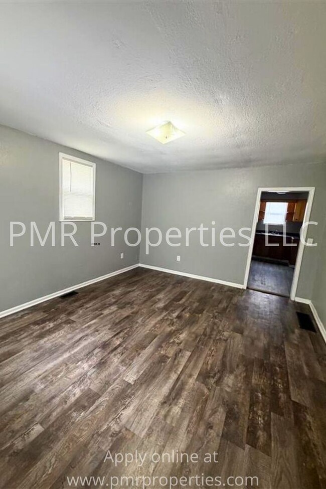 Foto del edificio - 2 Bedrooms / 1 Bathroom House