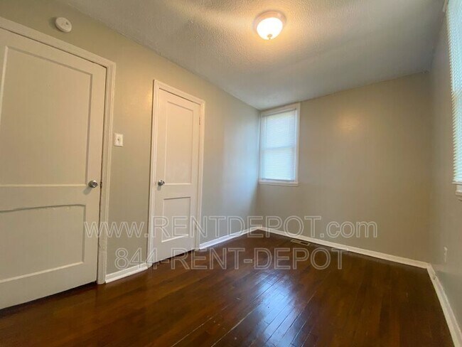 Foto del edificio - 1621 Rheinhardt Ave