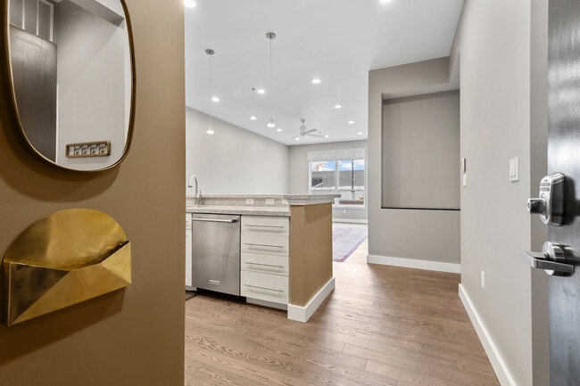 Building Photo - 350 S 200 E