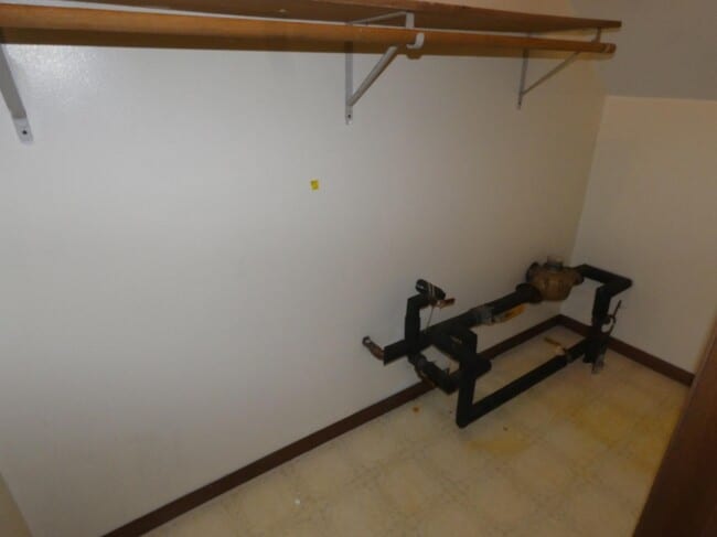 Building Photo - 303 New Well Rd
