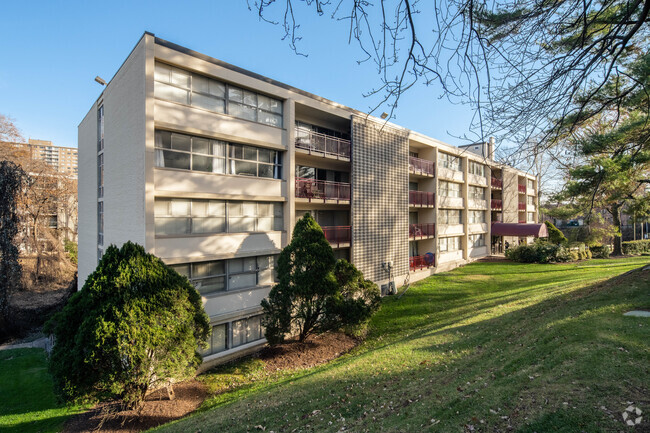 Foto del edificio - Presidential Park Condominium