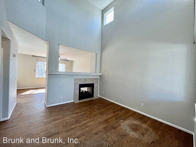 Building Photo - 4 br, 3.5 bath House - 7025 Alcove Springs...