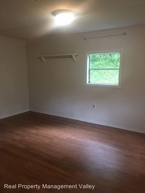 Building Photo - 2 br, 1 bath House - #1 Alice Court