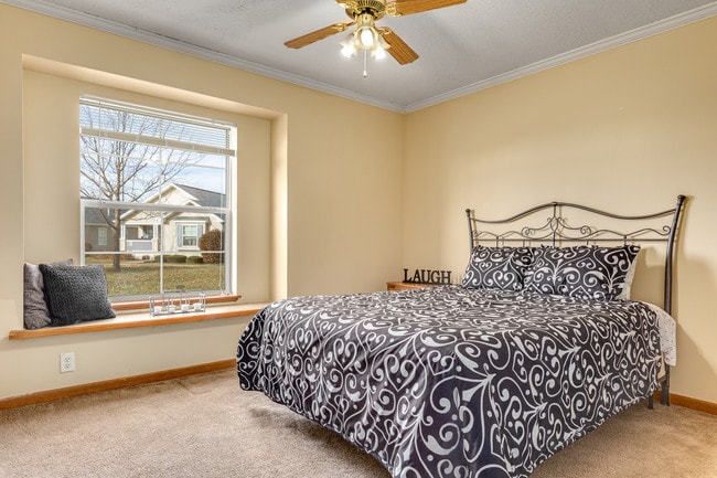 Building Photo - Woodfall Villas