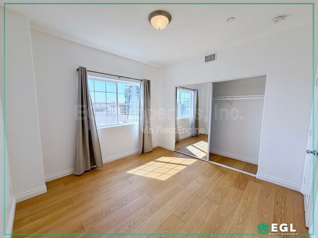 Foto del edificio - 1521 S Hayworth Ave