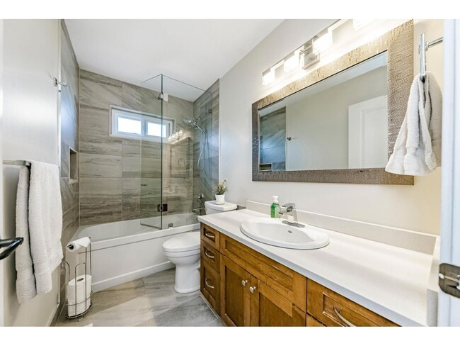 Photo du bâtiment - 19843-19848 48 Ave