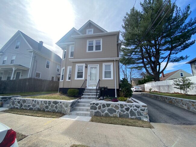 Building Photo - 82 Chestnut Ave
