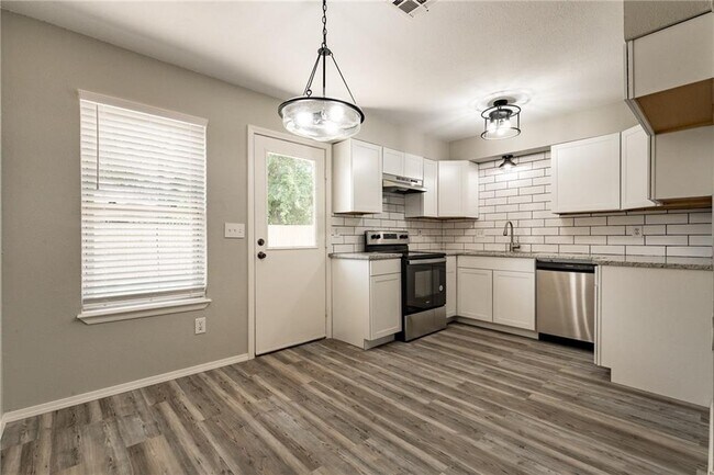 Foto del edificio - 12308 SW 14th St