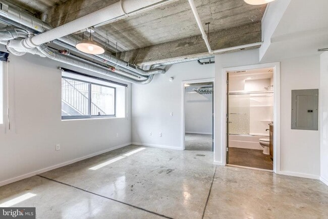 Foto del edificio - 4800 Brown St