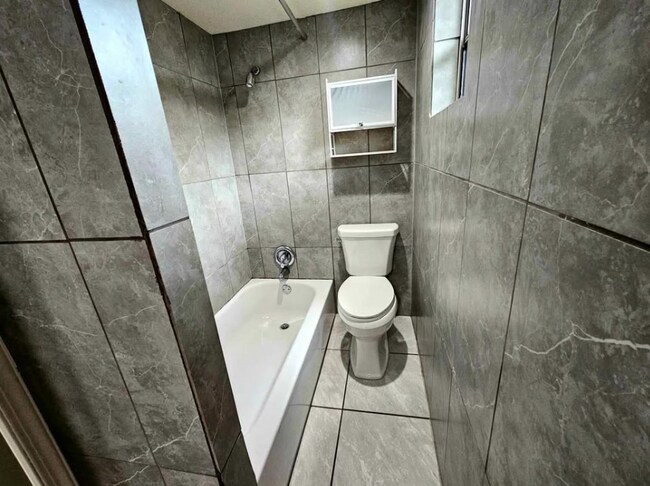 Foto del edificio - 424 E Velma Ave