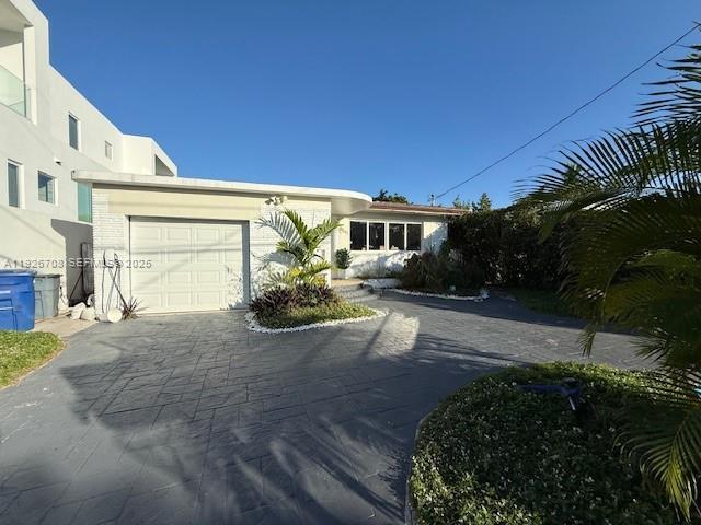 Foto del edificio - 9541 Carlyle Ave