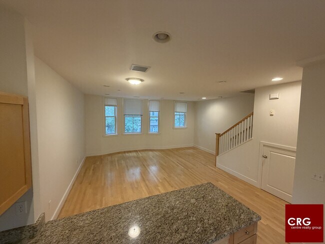 Building Photo - 104-106 Second St. Unit U9